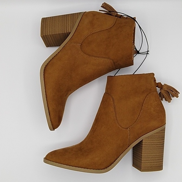 NWOT Universal Thread Women's Clare Heeled Booties - Picture 7 of 15